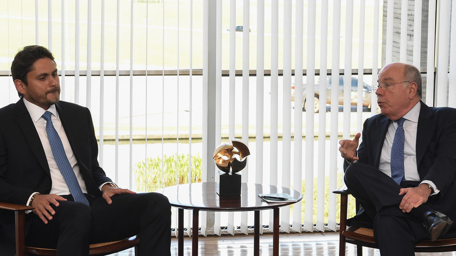 Ministros tratam sobre brasileiros presos em garimpo venezuelano