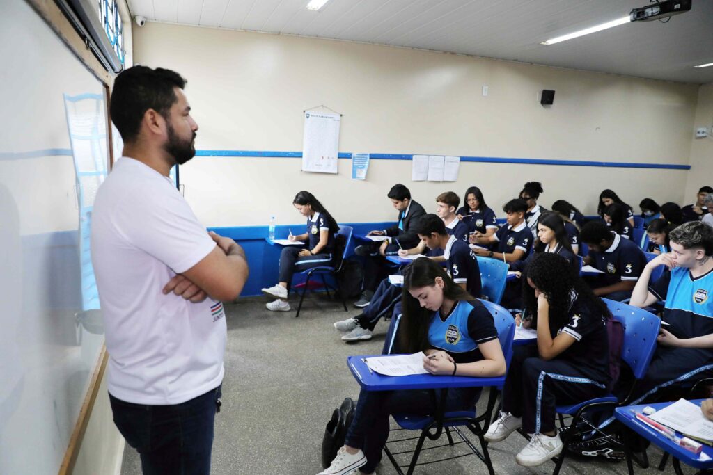 Rede estadual de ensino tem mais de 700 alunos aprovados