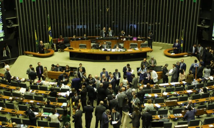 Congresso retoma as atividades parlamentares com 27 vetos