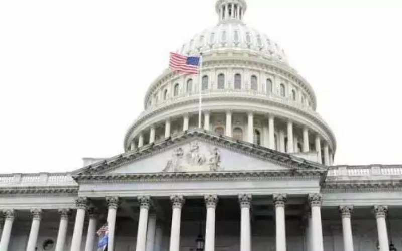 EUA: Biden se reúne com líderes do Congresso