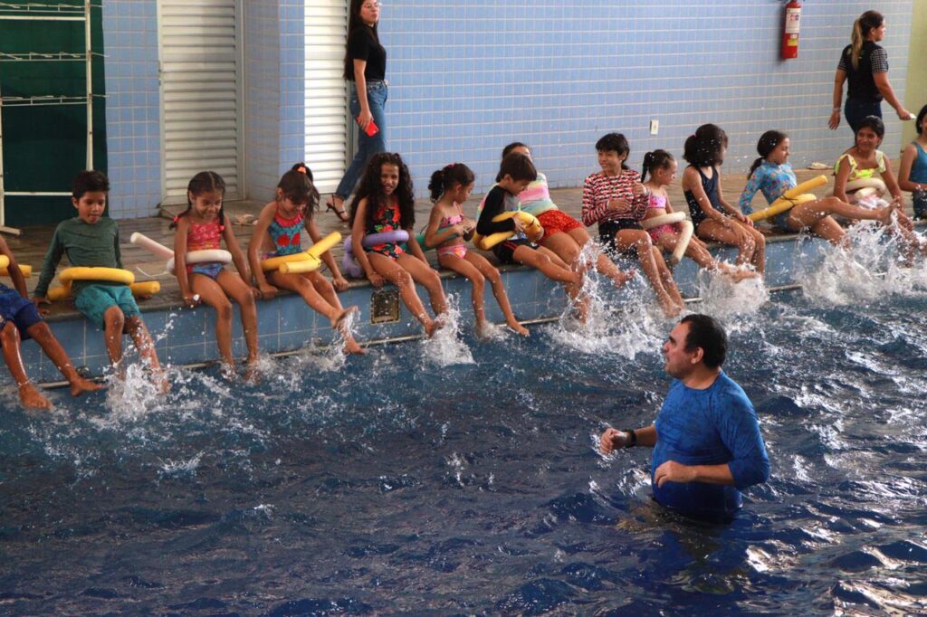 Recreação aquática e visita ao Cigs marcam Colônia de Férias