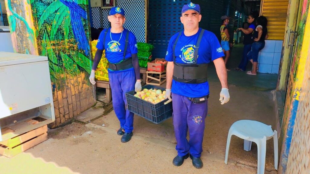 Sepror entrega 1,5 tonelada de alimentos coletados em feiras