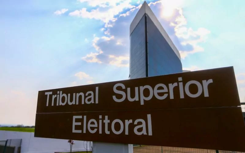 TSE manda Polícia Federal apurar falsa filiação de Lula