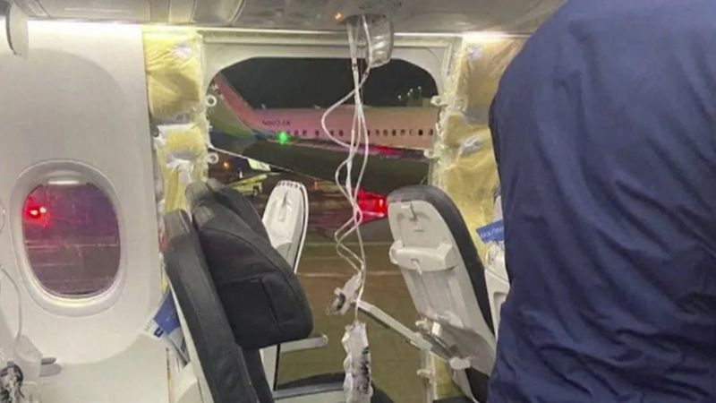 Avião da Alaska Airlines perde janela em pleno voo