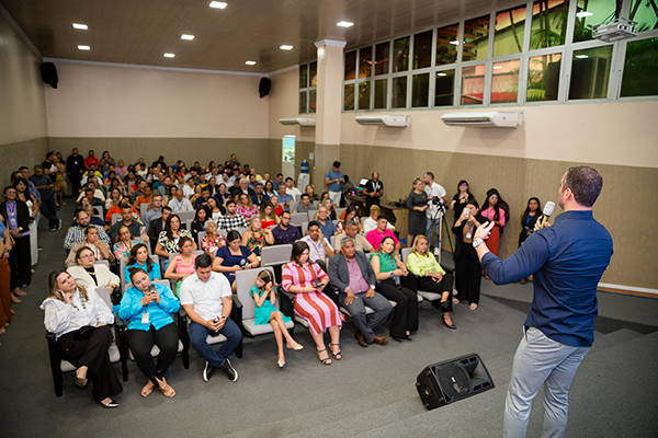 Detran Amazonas entrega premiação a profissionais