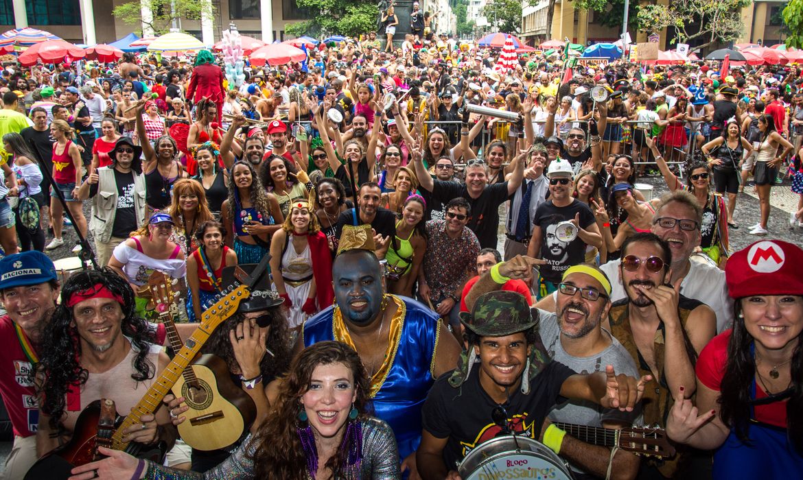 CNC estima que carnaval vai movimentar R$ 9 bilhões