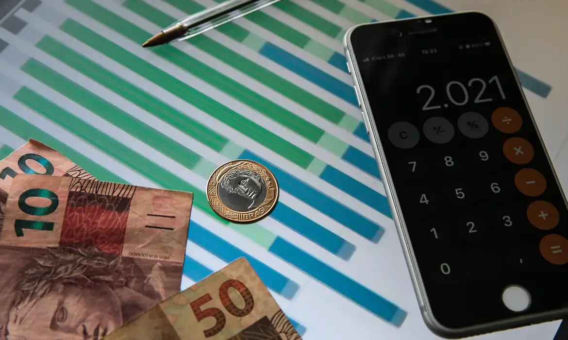 Mercado reduz para 3,81% previsão para inflação