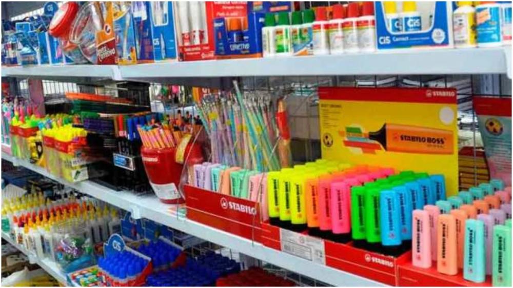 Governo dará auxílio extra para comprar material escolar