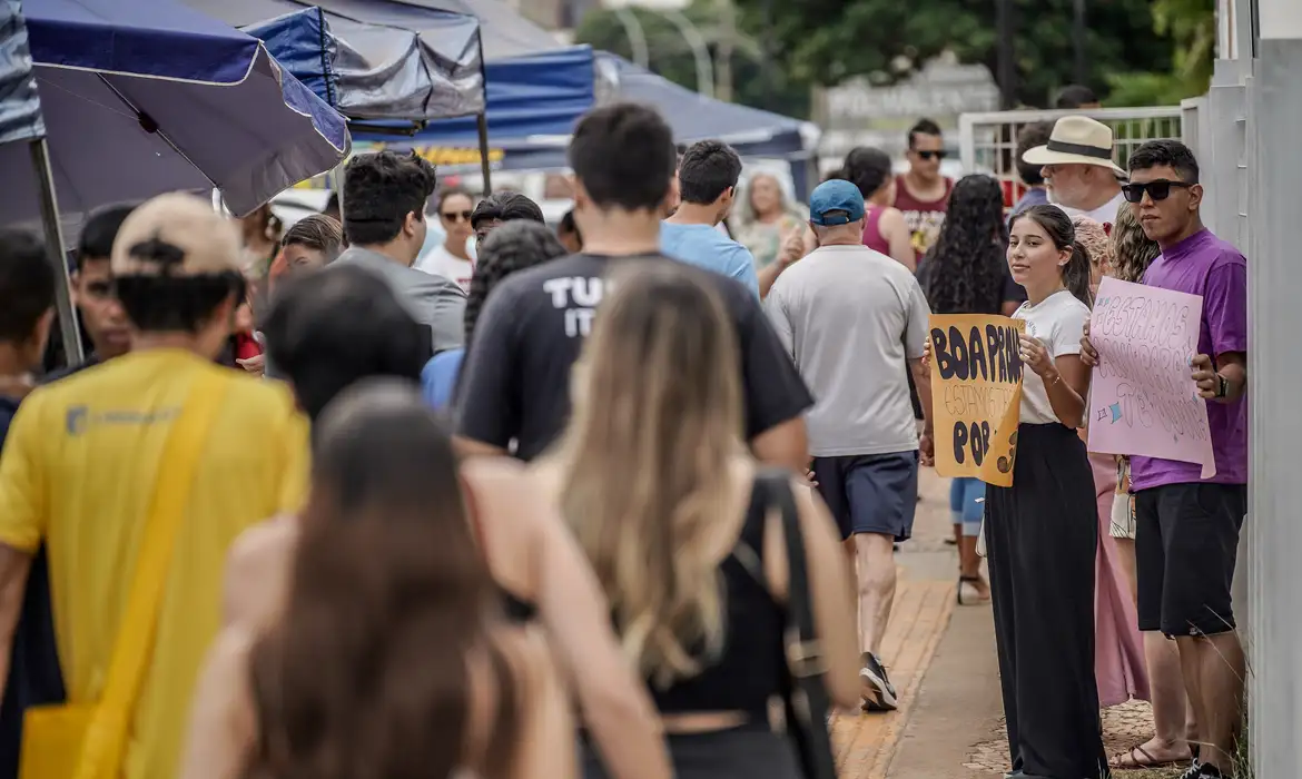 IBGE oferece 895 vagas no Concurso Público
