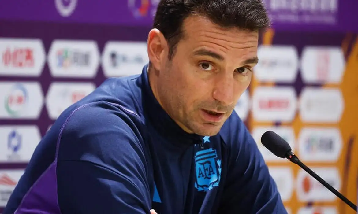Campeão mundial, Scaloni diz que seguirá como técnico