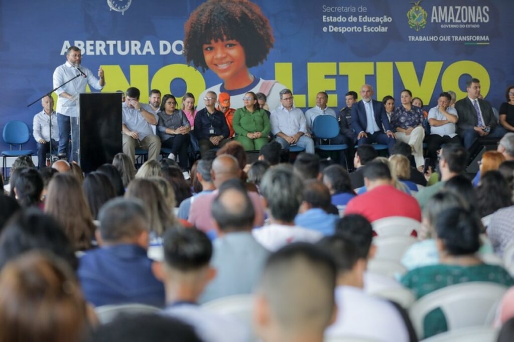 Wilson Lima abre ano letivo com ampliação do ensino bilíngue e inauguração de 32 laboratórios de robótica