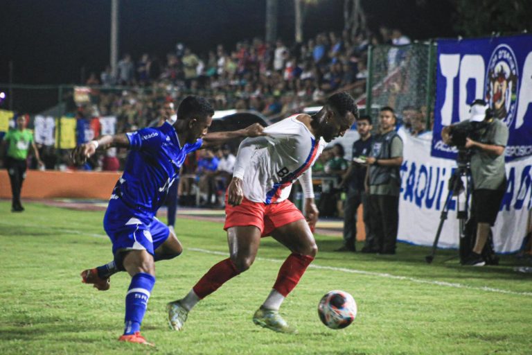 São Raimundo ressurge, bate Parintins nos pênaltis e vai à final do primeiro turno do Barezão