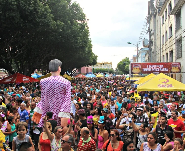 Bandas da Bica, Boulevard e da Difusora desfilam pela primeira vez como patrimônio cultural