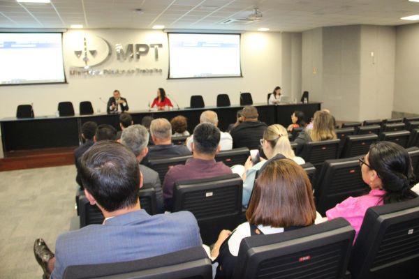 Urgente: Estado se compromete a pagar dívida com empresas de enfermagem