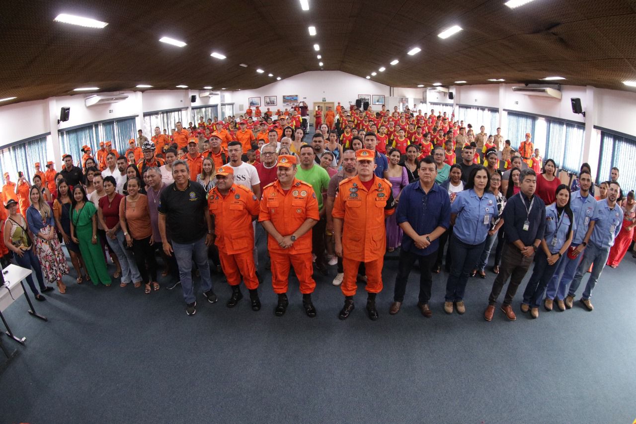 Corpo de Bombeiros inicia aulas do Programa Bombeiro Mirim