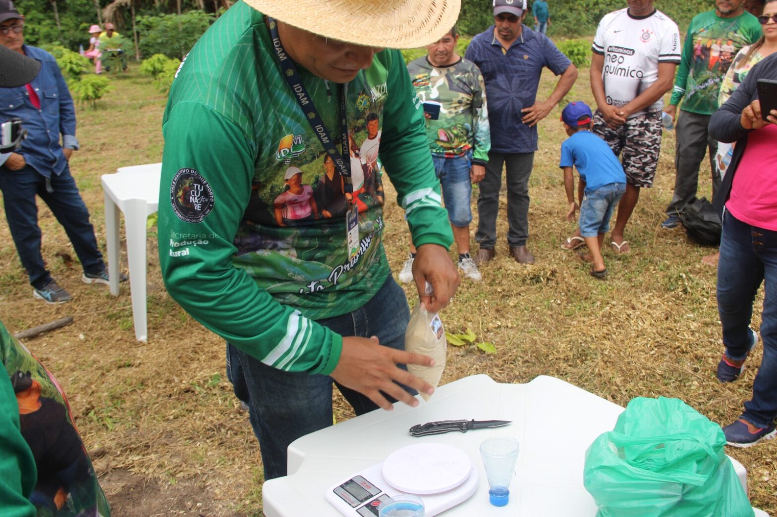 Em São Sebastião do Uatumã, excursão de produtores rurais