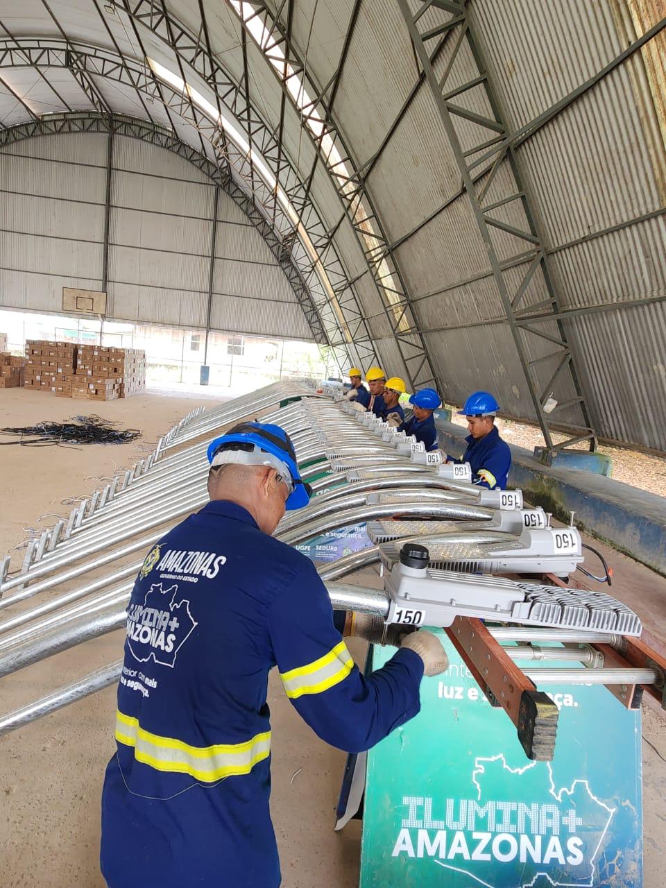 Governo do Amazonas moderniza iluminação pública do Careiro Castanho