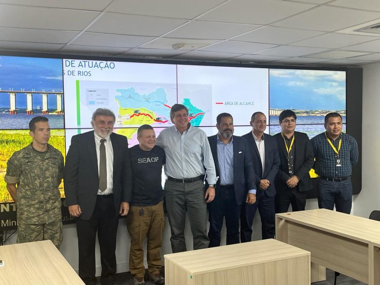 Em reunião com autoridades da Segurança