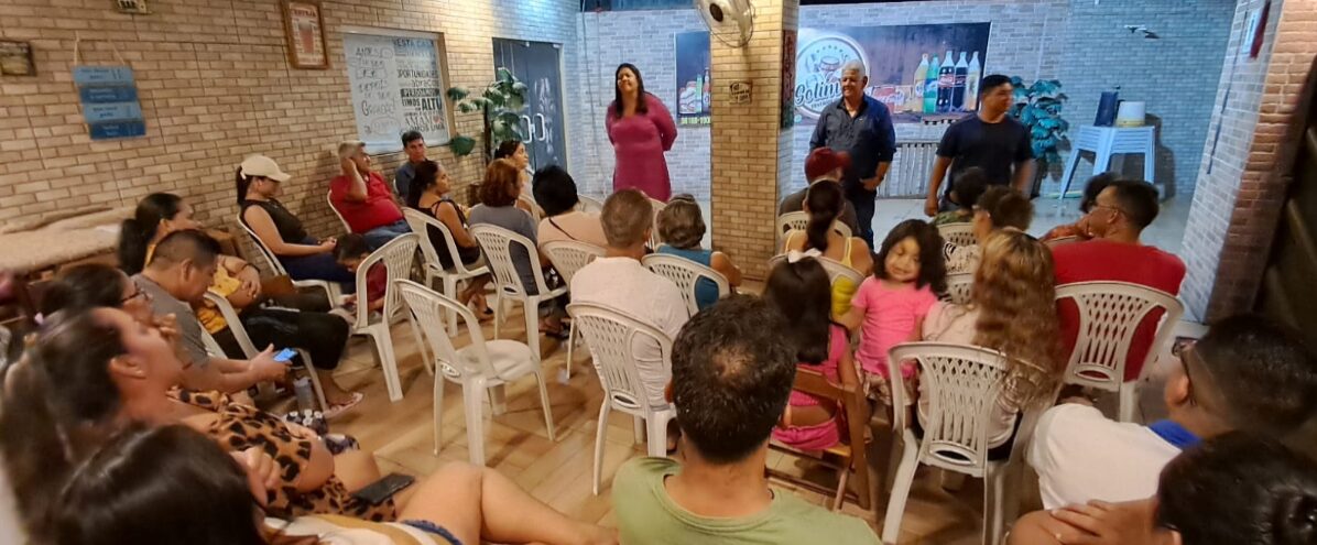 Moacir Vulcão participa de uma reunião
