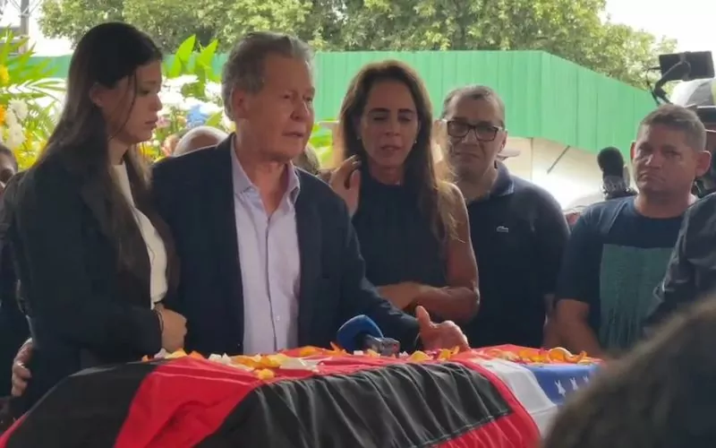 Arthur diz que, se pudesse, trocaria de lugar com o filho