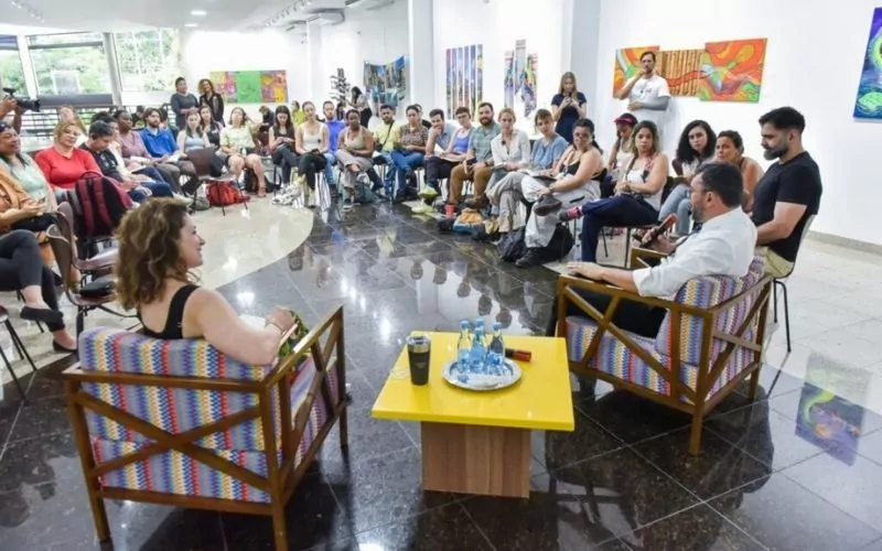 Wilson reúne com alunos dos Estados Unidos