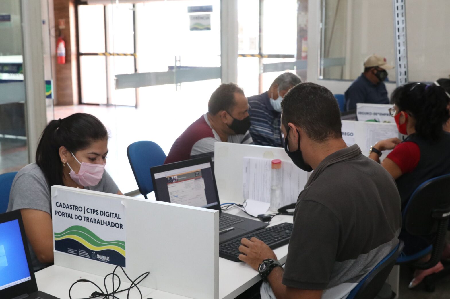 Sine Amazonas divulga 305 vagas de emprego