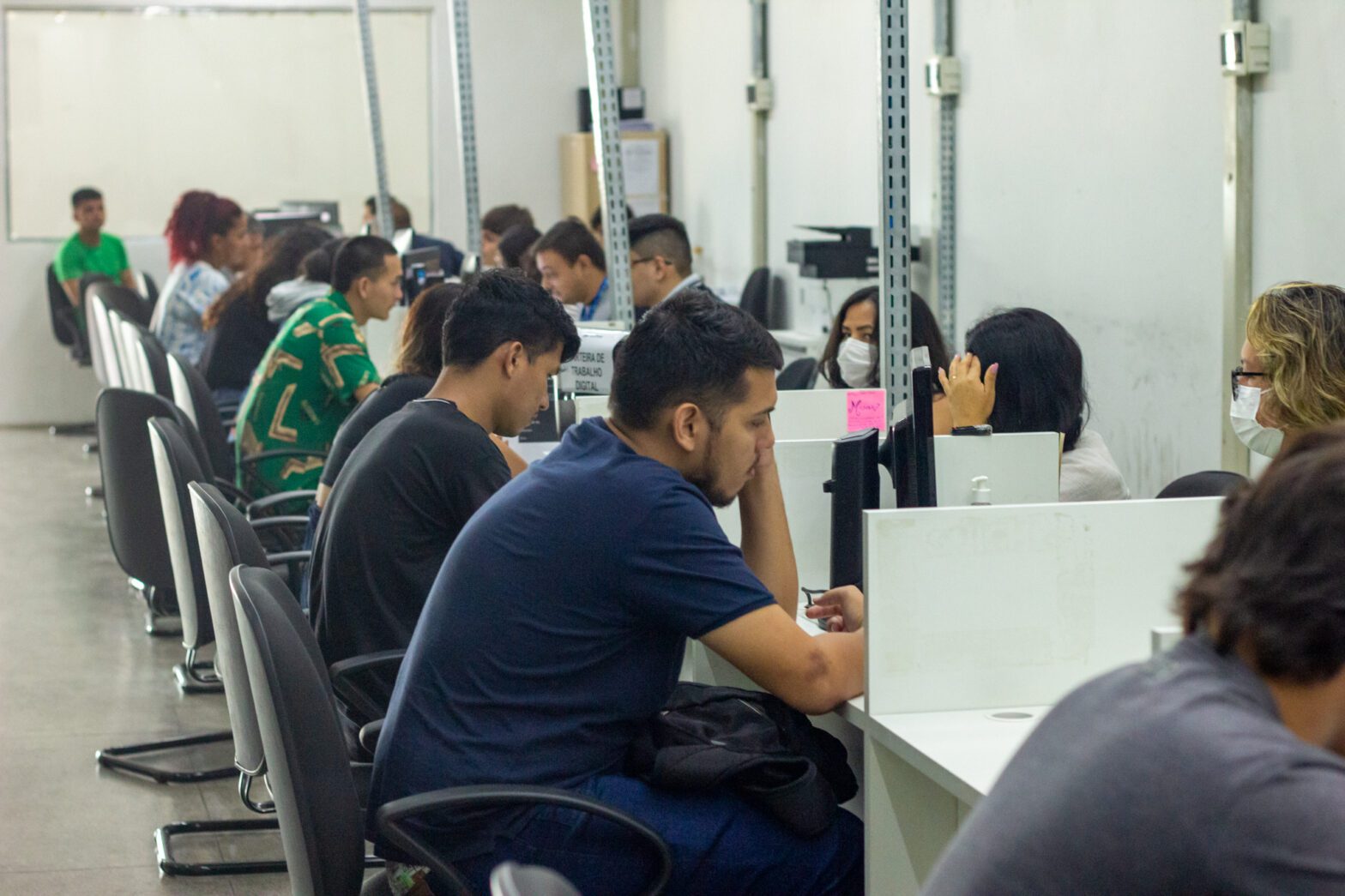 Sine Amazonas divulga 65 vagas de emprego