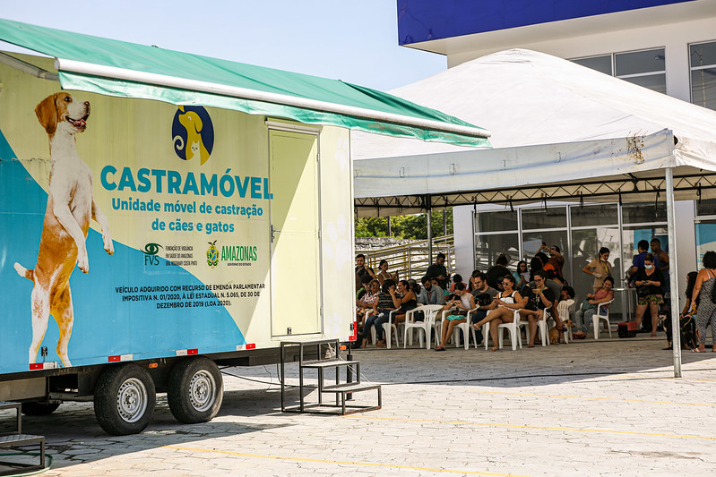 Castramóvel realiza ação itinerante no Shopping