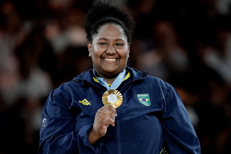 Em dia de sonhos, Bia Souza traz ouro ao Brasil.