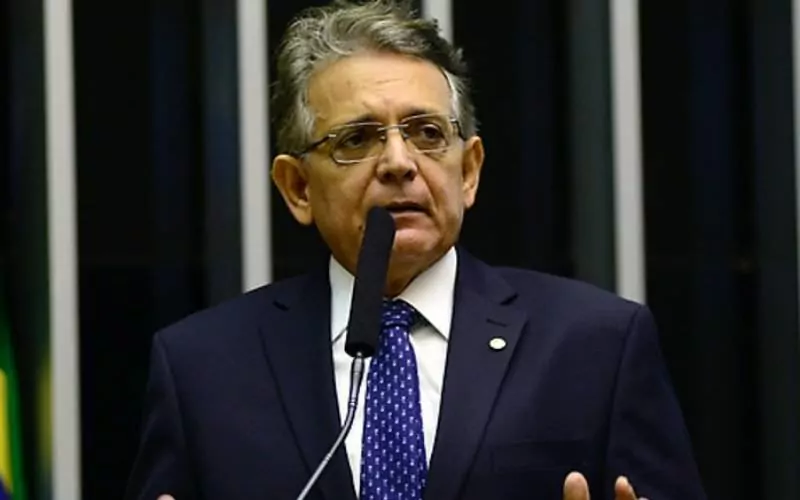 De volta ao Congresso, Pauderney Avelino retoma vice-liderança