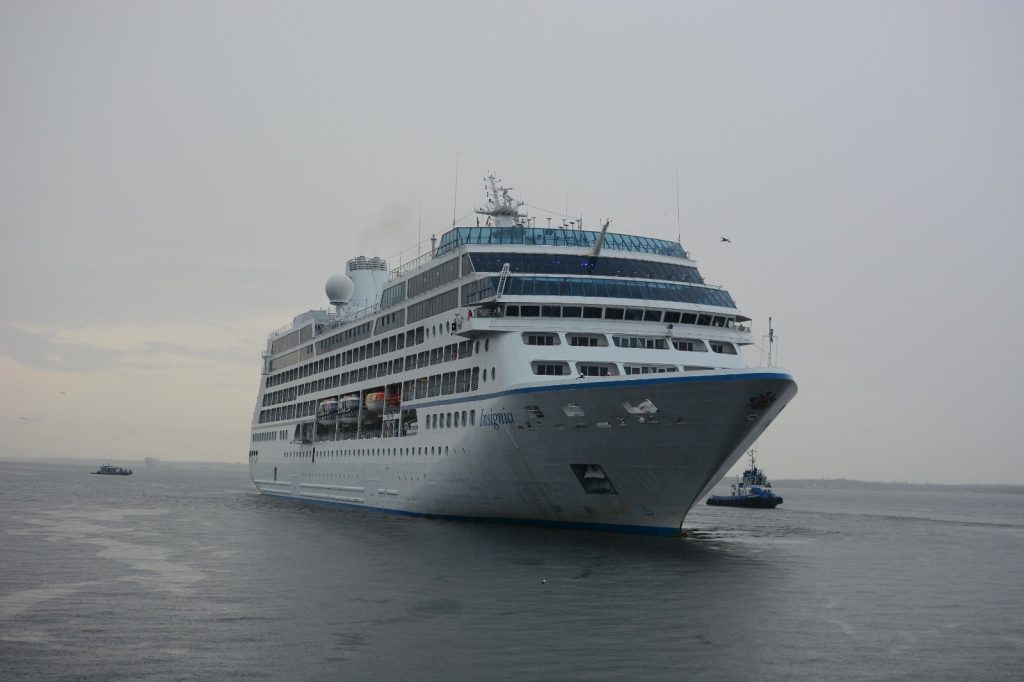 Temporada de cruzeiros 2026 é aberta com a chegada do MS Insígnia