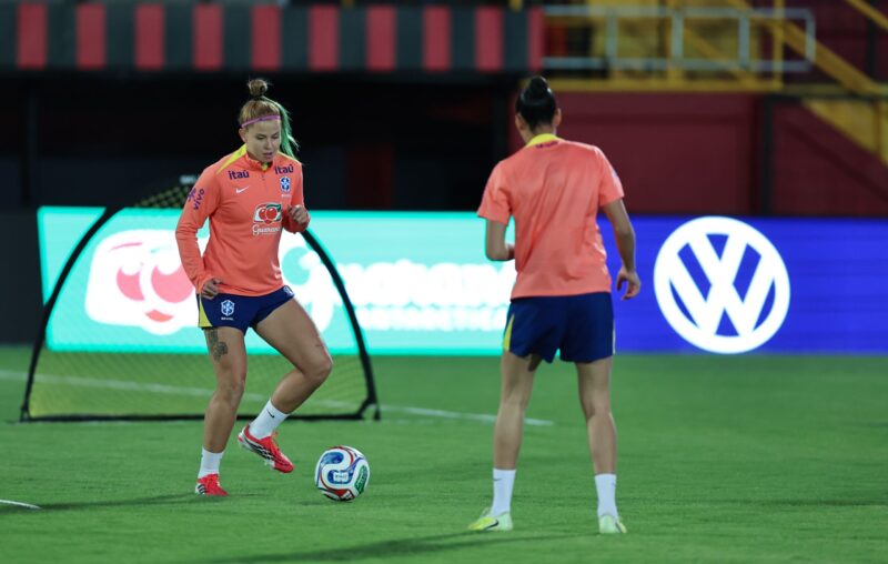 Seleção Feminina treina pela 1ª vez na Costa Rica