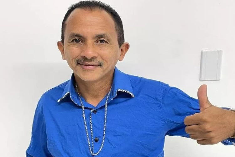 Cantor Manoel Gomes, do hit 'Caneta Azul', perde fortuna e vive de favor em São Paulo